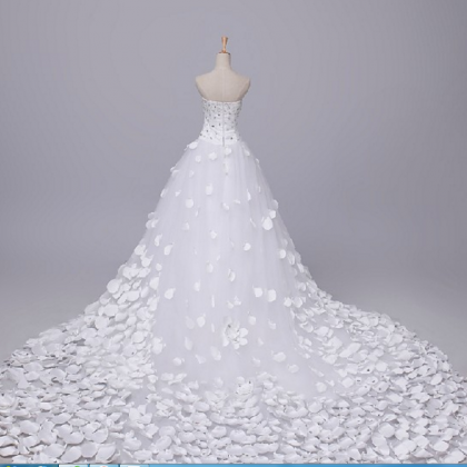 Strapless Sweetheart Beaded Ballgown Wedding Dress..