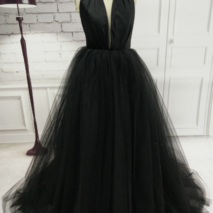 Black Tulle Party Dress With Halter Neckline, Sexy Formal Gowns, Black