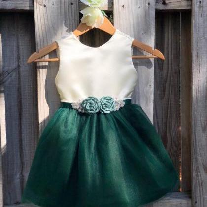 Emerald Green Flower Girl Dress With Rhinestone..