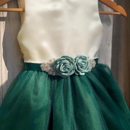 Emerald Green Flower Girl Dress With Rhinestone..