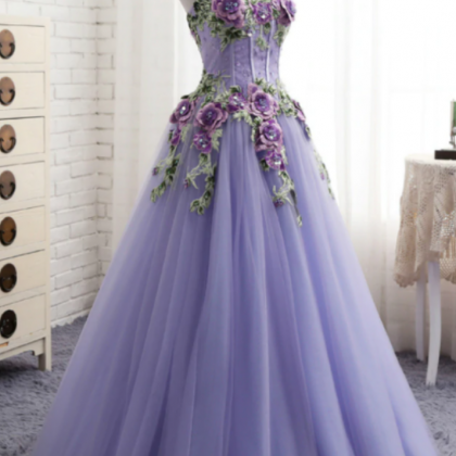 A-line Tulle Embroidery Appliques Sweetheart Neck..