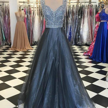 Sparkly Prom Dresses With V Neckline Beaded 2018..