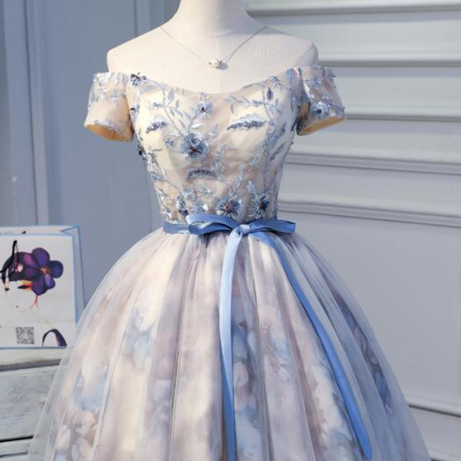 Cute Short Tulle With Floral Lace Homecoming..