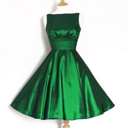 Neckline Green Taffeta Vintage Short Party Dress..