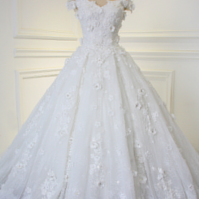 Off-the-shoulder Sweetheart Floral Ball Gown Wedding Dress with Lace Appliqués