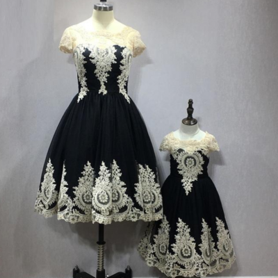 2019 Flower Girl Dresses Mother and Daughter Dress Vintage Ball Gown Champagne Lace Tulle Formal Dress Party Gown