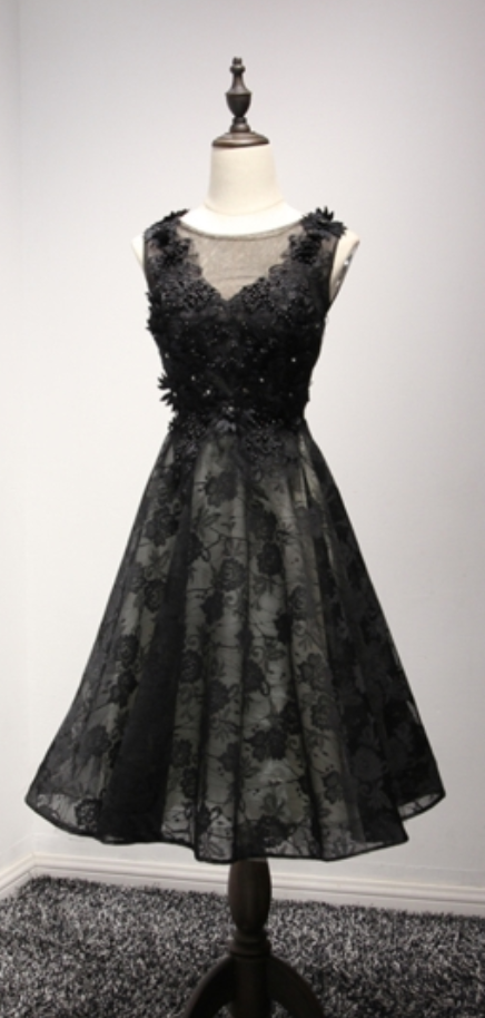 Black Scoop A-line Lace Sleeveless Knee-length Homecoming Dresses
