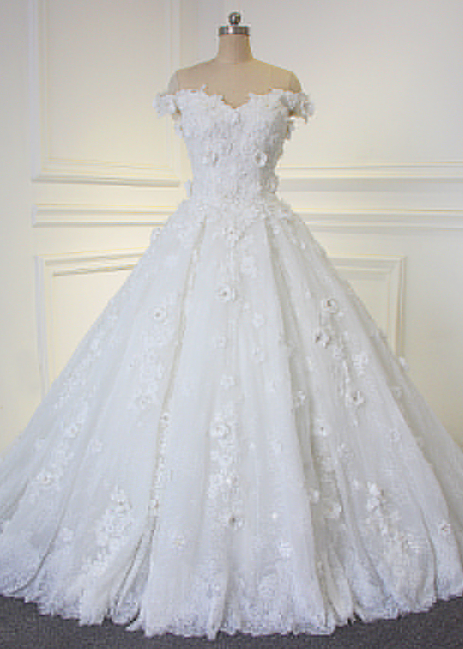Off-the-shoulder Sweetheart Floral Ball Gown Wedding Dress With Lace Appliqués