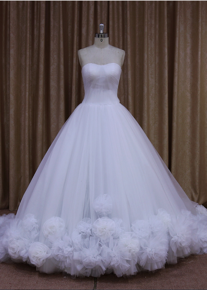 Fariy Tulle Strapless Ball Gown Wedding Dress With Floral Detail