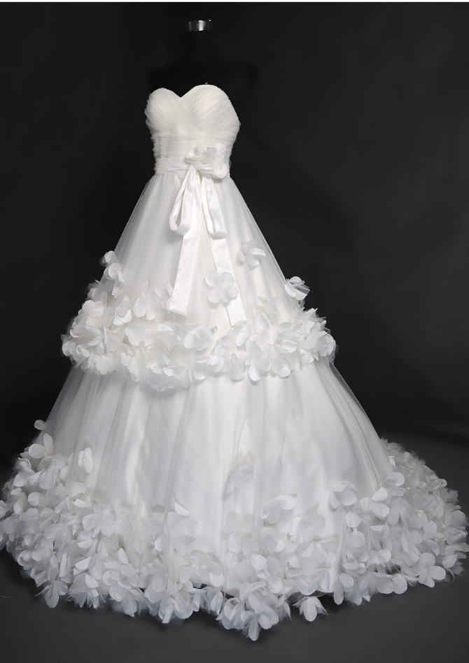 Strapless Sweetheart A-line Tiered Wedding Dress With 3d Floral Appliqués And Sweep Train