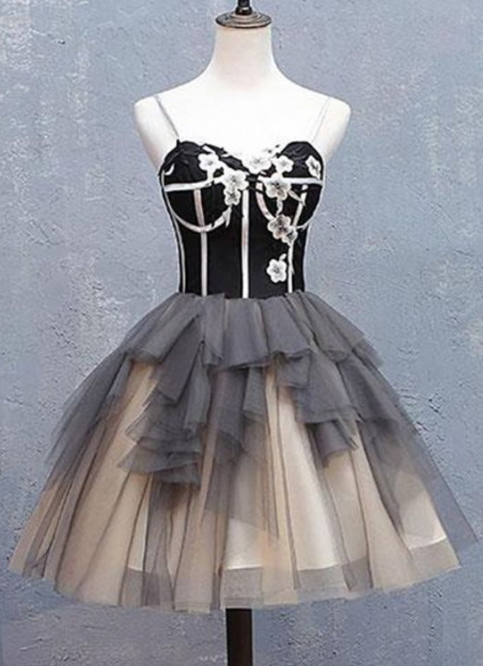Sweetheart Neck Gray Tulle Homecoming Dress Short Ruffles Prom Dress, Party Dress With Applique
