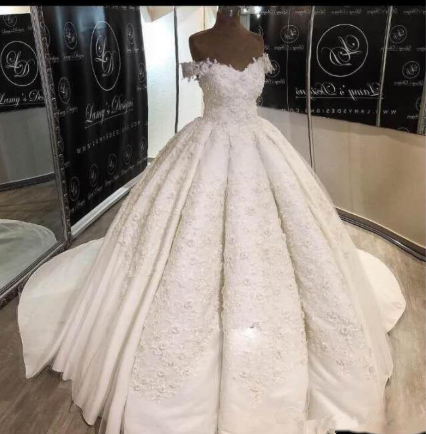Ball Gown Wedding Dresses Off The Shoulder Lace Appliques Pleats Robe De Mariee Custom Made Bridal Dress Plus Size Gowns