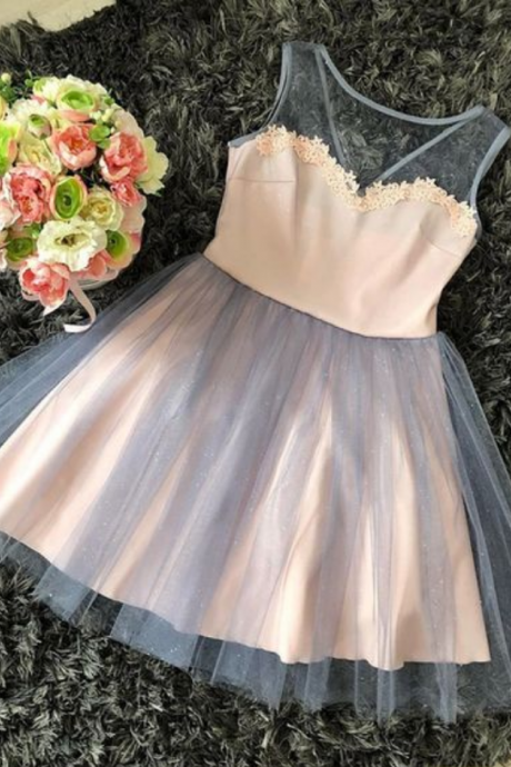 A-line Round Neck Pink Tulle Homecoming Dress With Appliques