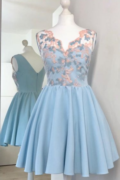Cute V-neck Light Blue Short Homecoming Dress With Appliques