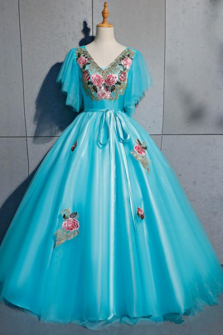 Exy Princess Embroidery V-neck Blue Ball Gown Quinceanera Dresses Crystal Lace Up Sweet 16 Dresses Debutante 15 Year Party Dress