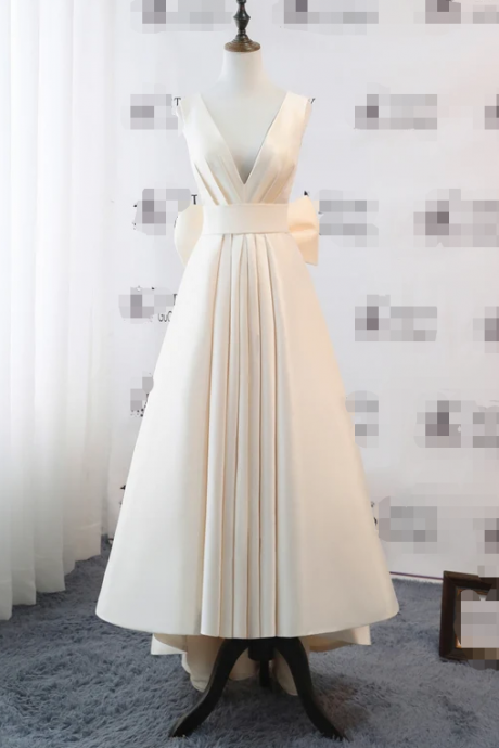 Simple Elegant V- neck Wedding Dress Casual Ivory Champagne Prom Dress Vintage Dress with Detachable Bowtie Comfort Formal Women Party Dress