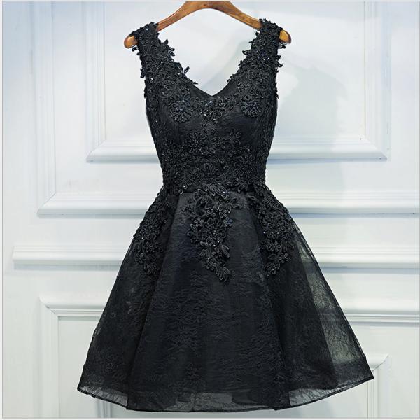 V-neck Beaded Elegance Appliqued Black Lace Homecoming Dresses