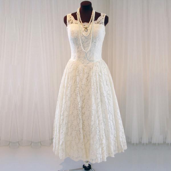 Scoop Neck A-line Tea Length Wedding Dress, Elegant Scalloped Neck Lace Bridal Gown, Pure White Covered Button Satin Wedding Dress